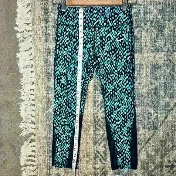 Nike Women’s Pro Geometric Dri-Fit Black Teal 3/4 Leggings Size XS - Picture 11 of 16